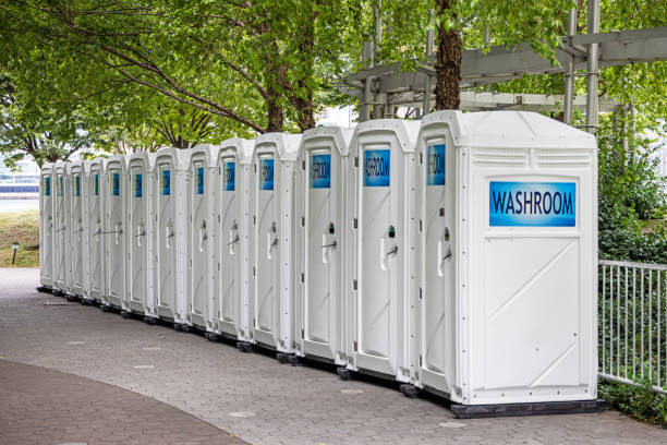 Porta potty delivery and setup in Redway, CA